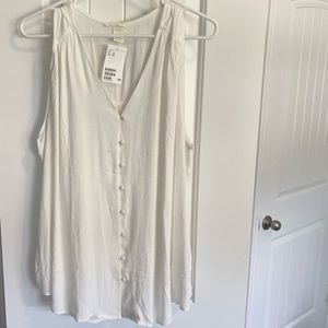 NWT H&M Plus white tank blouse with buttons